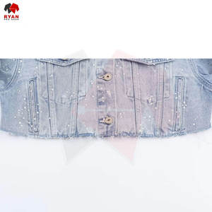 Veste en jean pour femme sur mesure, vêtement d'extérieur classique et décontracté, denim en coton respirant, service OEM et ODM - Product Image 4