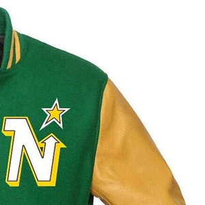 Chaquetas Varsity de Piel de Oveja Antibacterianas para Hombre y Mujer, Estilo Nuevo, Cuello Alto, Todas las Tallas y Colores, Lana de Baja Densidad, Alta Calidad OEM - Product Image 4