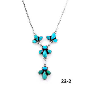 Collier Papillon Fait Main du Sud-Ouest, Émeraude de la Vallée avec Turquoise Eau Blanche et Argent Sterling, Forme Diamant Taillé Émeraude - Product Image 2