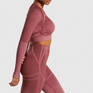 Juego de Yoga de manga larga sin costuras de dos piezas para gimnasio, fitness, adelgazamiento y atuendo de entrenamiento elegante - Product Image 4