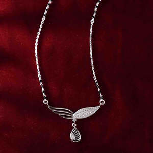 Compre un Mangalsutra de Plata Pura con Baño de Oro, Cadena de Perlas y Diamantes, Estilo Étnico Religioso, Regalo Perfecto para su Esposa - Product Image 2
