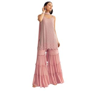Set Kurta Chinon rosa con Cutdana Moti e Choker Dupatta firmato abito Sharara da sposa per elegante abito festivo da donna - Product Image 3