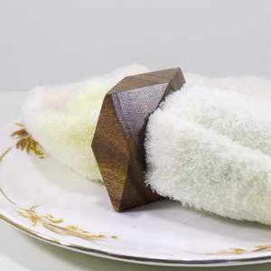 Elegante juego de 6 servilleteros de madera, servilleteros de madera almacenados para Decoración de mesa de cena y fiesta de boda - Product Image 6