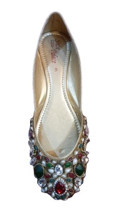 Fabriqués à la main dames Khussa chaussures traditionnelles indiennes Punjabi Jutti pour femmes pakistanais Khussa chaussures perlées femmes Khussa - Product Image 2