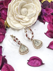 ต่างหูดีไซน์หรูหรา คุณภาพเยี่ยม ชุบทอง ประดับด้วยหิน ดูดีมีระดับ เหมาะสำหรับงานแต่งงาน คอลเลคชั่นสำหรับผู้หญิงและเด็กผู้หญิง - Product Image 3