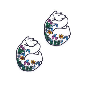 Bas quantité minimale de commande vente directe d'usine personnalisé coupe ours conception broderie fer sur patchs écologiques pour vêtements et chaussures - Product Image 1