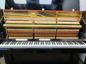 Piano droit Yamahas U10BL Piano d'occasion de haute qualité Piano professionnel de marque japonaise Choix Design classique Tonalité riche - Product Image 5