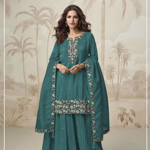 Simar romano con bordado Multi & Zarkhan Work Traje de estilo pakistaní con Sharara para la colección pakistaní - Product Image 1