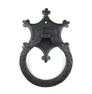 Tocador de Puerta de Hierro Forjado Personalizado con Acabado Negro, Tocador de Puerta Perfecto para Decoración de Casas, Hoteles y Villas - Product Image 2