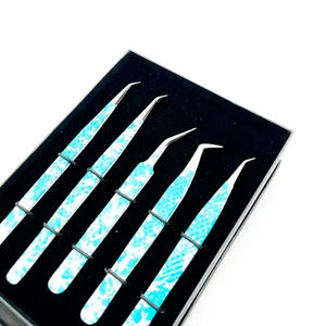 Juego de pinzas para pestañas de acero inoxidable personalizables al por mayor textura de Punta lisa con logotipo privado para extensiones de pestañas - Product Image 1