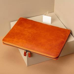 Housse de protection pour ordinateur de transport avec logo en relief personnalisé sac en cuir véritable pour ordinateur portable pour Made ADIMANI - Product Image 1