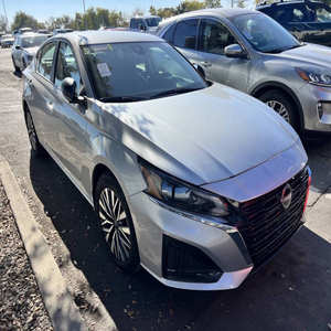 Nissan Altima 2024 en perfecto estado - Product Image 2