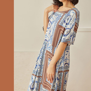 Robe une pièce tissée midi décontractée d'été marron avec impression numérique lavable - Product Image 2