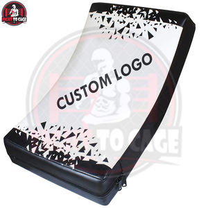 Cible de boxe personnalisable en cuir PVC de qualité supérieure, blanche et noire, avec poignées renforcées durables pour le kickboxing et les arts martiaux - Product Image 4