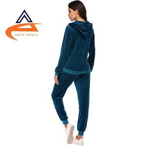 Survêtement en velours confortable pour femme Vêtements de sport d'hiver écologiques pour la salle de sport - Product Image 6