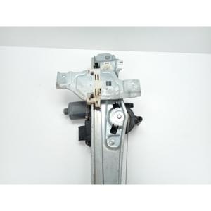 ชุดกลไกปรับกระจกหน้าต่างด้านหลังขวา PEUGEOT 2008 รุ่นที่ 1 (13>) หมายเลขอะไหล่ 9806088580 - Product Image 6