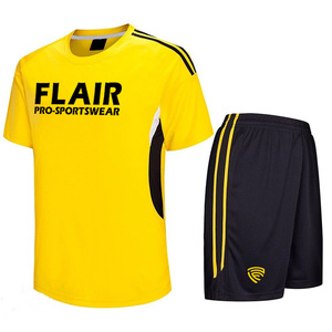 Camiseta de fútbol para niños de diseño retro personalizado, la mejor calidad, 100% poliéster, cómoda, transpirable, Parte delantera corta, conjuntos de nombre OEM nacional - Product Image 1