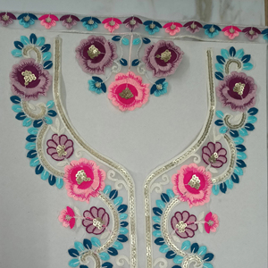 Patch de col de cou de luxe avec broderie détaillée et travail de paillettes sur un tissu en filet doux pour la mode de chemisier de robe saree kurti - Product Image 3