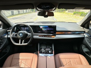 รถยนต์ BMW i5 eDrive ปี 2023 สภาพดี ใช้งานน้อย เกียร์อัตโนมัติ พวงมาลัยซ้าย รุ่น 35L M Sport Sedan Package - Product Image 3