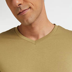 T-shirt personnalisé à la mode pour hommes 100% coton respirant et estival avec logo imprimé dernier modèle solide - Product Image 4