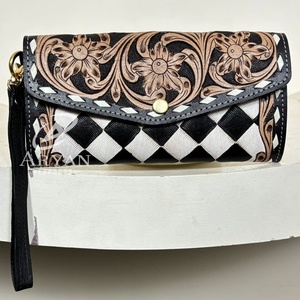 Portefeuille en cuir de vache artisanal pour femme, longue pochette et pochette à main à motif floral noir et blanc, portefeuille de luxe personnalisé - Product Image 1