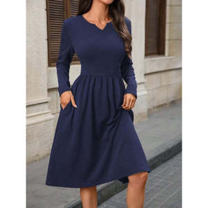 Robe midi en crêpe importé à manches longues et col en V avec poches pour femme, 31552 - Bleu marine - Product Image 3