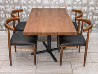 Ensemble de table de restaurant en bois massif avec chaises rembourrées, mobilier de salle à manger moderne pour restaurant et bistro