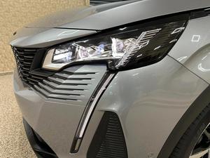 Peugeot 3008 GT 1.6L PureTech Essence 165 CV SUV d'occasion en bon état, sièges en cuir, toit ouvrant panoramique, phares à LED, transmission automatique - Product Image 5