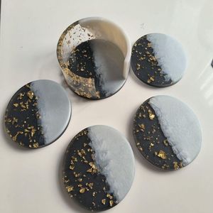 Dessous de verre colorés en résine avec des tapis époxy faits à la main à motif de vagues, idéaux pour la table à la maison et les cadeaux uniques. - Product Image 4