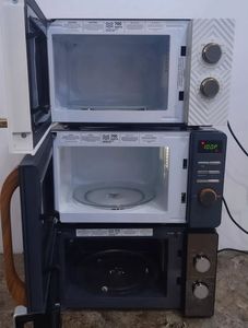 Horno Microondas de 23L con Plato Giratorio de Vidrio, Negro, 110v, Cocción Automática, Microondas Integrado en Venta para EE. UU./Europa/Asia - Product Image 5