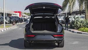 Bentley Bentayga V8 AWD 2024 Usado, Volante a la Izquierda, Asientos de Cuero, Cámara Trasera, Emisión Euro IV, Faros de Xenón, Muy Cuidado - Product Image 4