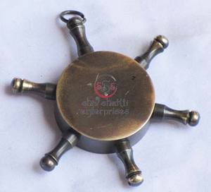 Llavero con brújula de rueda de barco antiguo de latón náutico, artículo de regalo coleccionable marítimo de estilo Vintage para encontrar dirección Navidad - Product Image 2