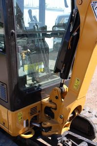Mini-excavatrice sur chenilles CAT 302 CR d'occasion, excavatrice compacte sur chenilles pour la construction agricole - Product Image 6