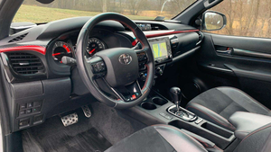 TOYO-TA HILUX (2.8 D-4D 4X4 DOUBLE GR SPORT NETTO) 2022 D'OCCASION 150Kw (204Hp) 61,799 km TRANSMISSION AUTOMATIQUE - Product Image 3