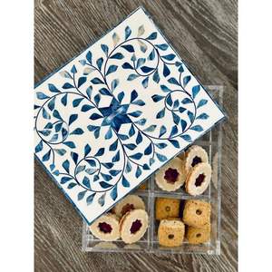 Boîte à chocolat en acrylique de luxe avec incrustation de nacre, couvercle en bois, boîte à chocolat arabe, cadeaux du Ramadan et de l'Aïd, fabriqué en Inde - Product Image 4