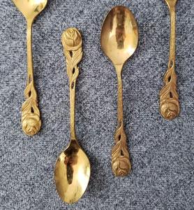 Cuillère et fourchette de mariage en laiton de vente chaude avec palmier ananas soleil et lune conception de visage couverts et couverts en acier miroir - Product Image 4