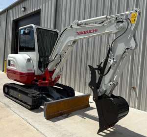 รถขุดขนาดเล็ก Takeuchi TB235-2 เครื่องยนต์ Isuzu กระบอกไฮดรอลิก Laidong มอเตอร์ Poclain แบบเคลื่อนที่ด้วยสายพาน ปั๊มไฮดรอลิกแรงสูง - Product Image 4