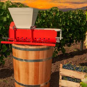 Équipement de viticulture - Concasseur et dépouilleur de raisins DG07 pour le traitement d'un grand volume de raisins - Product Image 1