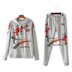 ชุดวอร์มผู้หญิงแบบมีฮู้ด พิมพ์โลโก้ตามสั่ง คุณภาพสูง ผลิตจากผ้าฟลีซเนื้อนุ่ม ยืดหยุ่นได้ - Product Image 1