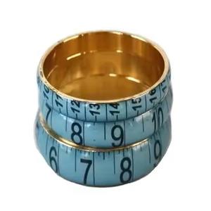 2025 nouveauté bracelet en résine bleue avec conception de ruban à mesurer Bracelets Bracelets motifs disponibles dans toutes les couleurs - Product Image 4