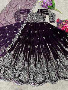 Vestido Largo Anarkali de Terciopelo Viscosa Pesado con Bordado de Lentejuelas de 5 mm - Product Image 6