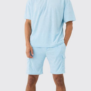 Nueva camiseta de toalla de cuello extendido de gran tamaño al por mayor y pantalones cortos Cargo conjunto de verano para hombre ropa de playa estilo holgado conjunto para hombre a juego - Product Image 3