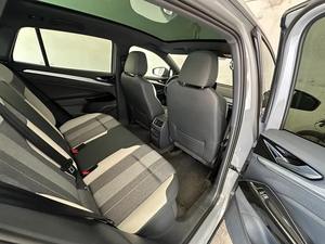 Volkswagen ID.4 SUV électrique 2022, transmission intégrale, moteur unique, faible kilométrage, en stock et prêt à être expédié - Product Image 6