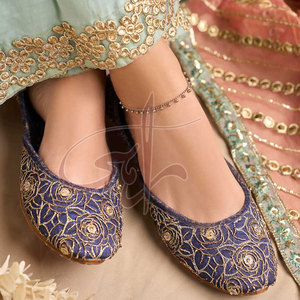 Chaussures Khussa en cuir véritable faites à la main, antidérapantes, sur mesure, vente directe d'usine, faible MOQ, pour les mariages et les soirées festives - Product Image 3