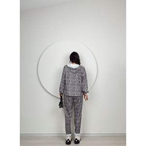 ชุดเซ็ตเสื้อผ้าลายเสือดาวสองเส้นด้าย รุ่น 1018 ระบายอากาศได้ดี สไตล์ลำลอง - Product Image 4