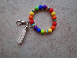 Porte-clés fait main avec perles en bois et anneau en acier inoxydable | Porte-clés coloré en perles de bois et acier inoxydable | VRNQ - Product Image 5