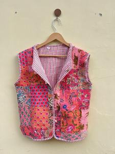 Gilet en coton imprimé tigre, patchwork, fait main, veste indienne matelassée Kantha, doux et confortable, veste patchwork pour femmes - Product Image 3
