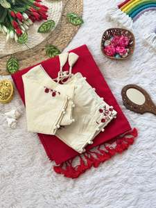 Blouse en coton Khadi tissé à la main, lourde, avec de gros pompons et un riche motif brodé - Saree élégant pour mariage et bal - Product Image 2