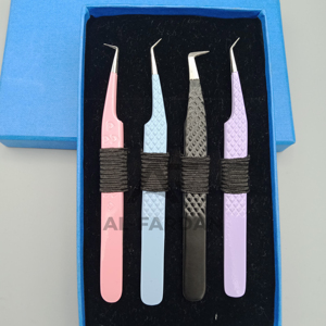 Pince à cils de couleur personnalisée en acier inoxydable solide avec outil d'extension de cils à pointe pointue avec impression de coeur de botte à 45 et 90 degrés - Product Image 3