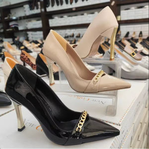 Zapatos de Tacón de Aguja Clásicos de 9 cm para Mujer, Punta Puntiaguda, Decoración de Diamantes de Imitación, CUERO PATENTADO BURGUNDIA, 36-40, Hechos en Turquía - Product Image 1